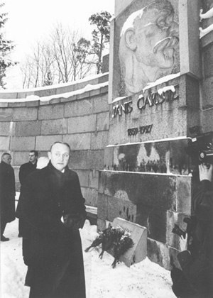 D1.JPG (52658 BYTES)