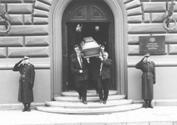 B2.JPG (15653 BYTES)