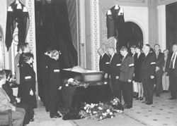 B4.JPG (17003 BYTES)