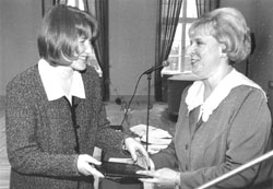 U2.JPG (16992 BYTES)