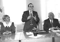 U4.JPG (14759 BYTES)