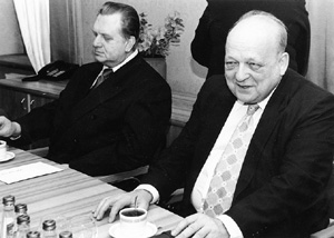 V4.JPG (29814 BYTES)