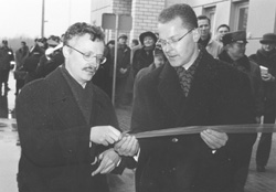 G2.JPG (17895 BYTES)