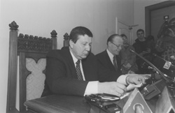 E1.JPG (16473 BYTES)