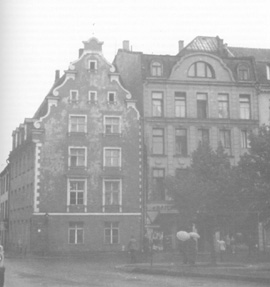 APT4.JPG (23608 BYTES)