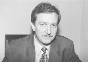 E2.JPG (18536 BYTES)