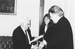 11.JPG (15650 BYTES)