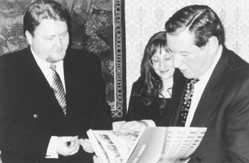 2S.JPG (32764 BYTES)