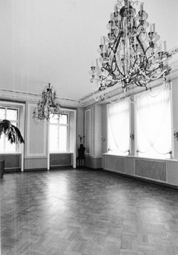 B6.JPG (35418 BYTES)