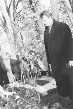 K4.JPG (48188 BYTES)