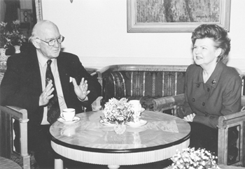 E3.JPG (57102 BYTES)