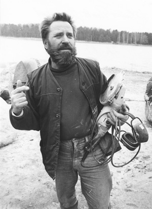 R2.JPG (45601 BYTES)