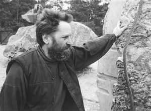 R8.JPG (34739 BYTES)