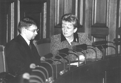 S2.JPG (19092 BYTES)