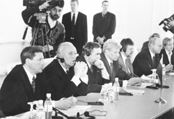 U1.JPG (24774 BYTES)