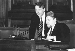 S2.JPG (22762 BYTES)