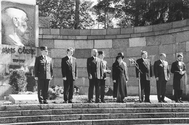 C5.JPG (230322 BYTES)