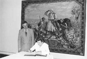 I10.JPG (29693 BYTES)