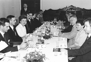 I11.JPG (31648 BYTES)