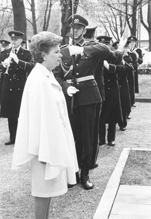 I13.JPG (59946 BYTES)