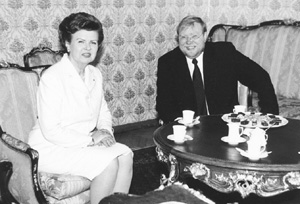 I2.JPG (33054 BYTES)