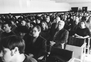 I8.JPG (30378 BYTES)