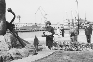 V1.JPG (32767 BYTES)