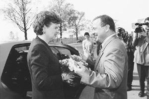 V2.JPG (31554 BYTES)