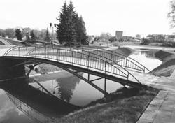 L7.JPG (23080 BYTES)