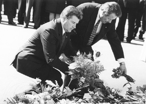 M10.JPG (34847 BYTES)