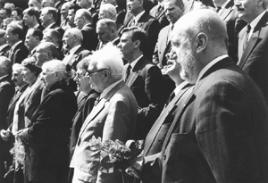 M12.JPG (36900 BYTES)