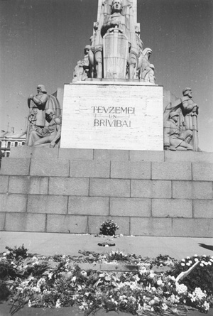 M8.JPG (60669 BYTES)