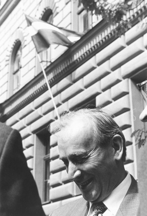 NN.JPG (55547 BYTES)