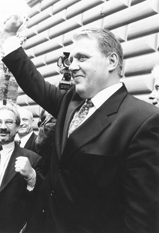 BERZ.JPG (49914 BYTES)