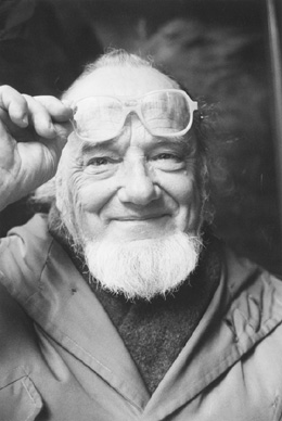 MI4.JPG (35579 BYTES)