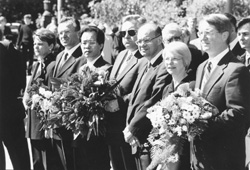 U3.JPG (30826 BYTES)