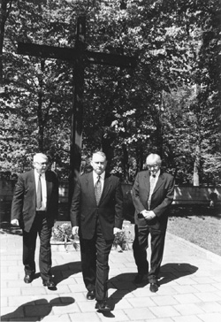 U9.JPG (57565 BYTES)