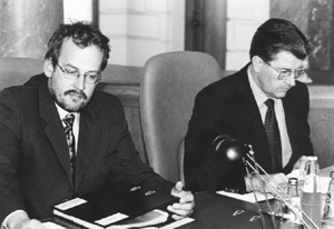 V1.JPG (27695 BYTES)