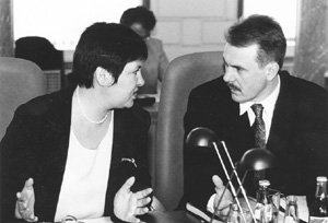 V4.JPG (26040 BYTES)