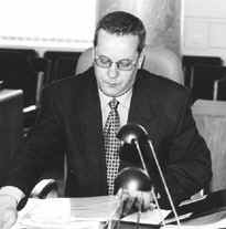 V8.JPG (26673 BYTES)