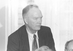 AA2.JPG (13210 BYTES)