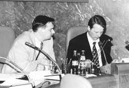 U2.JPG (27409 BYTES)