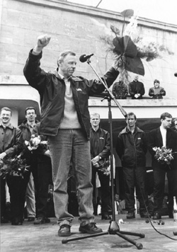 H6.JPG (44623 BYTES)