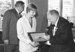 Z3.JPG (22350 BYTES)