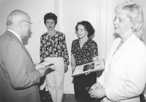 TE4.JPG (26092 BYTES)