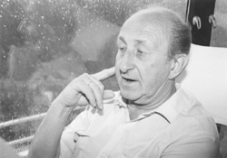 AU1.JPG (24092 BYTES)