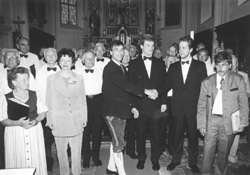 AU4.JPG (29360 BYTES)