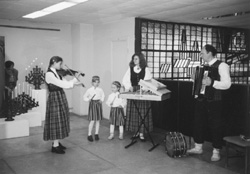 ANTONS5.JPG (21165 BYTES)