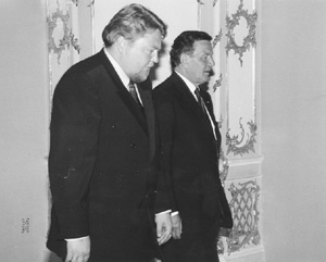 B2.JPG (22943 BYTES)