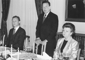 B2B.JPG (29481 BYTES)